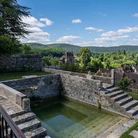 Chateau De Bed & Breakfast 3*